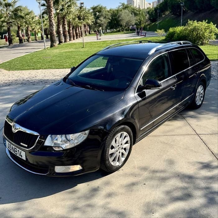 Usado 2012 Skoda Superb Sedan | € 7.990 - Imagem 1/4