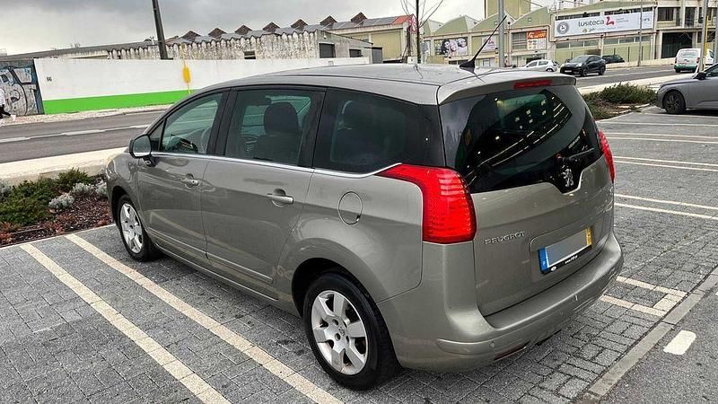 Usado Peugeot 5008 2013 Sedan