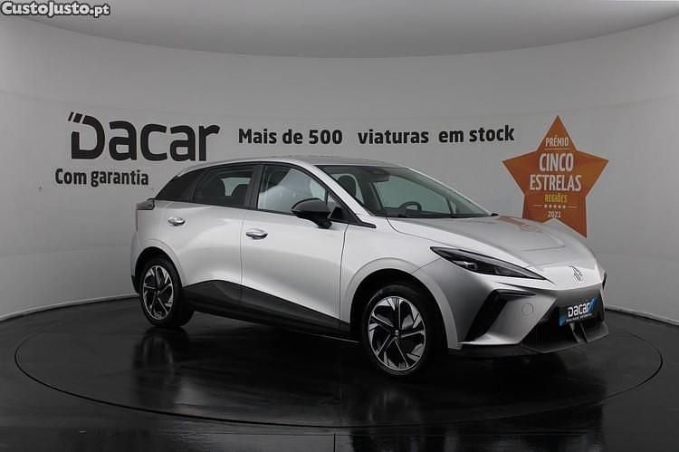 Cinza Usado 2025 MG MG4 EV Citadino | € 24.599 (Caro) - Imagem 1/1