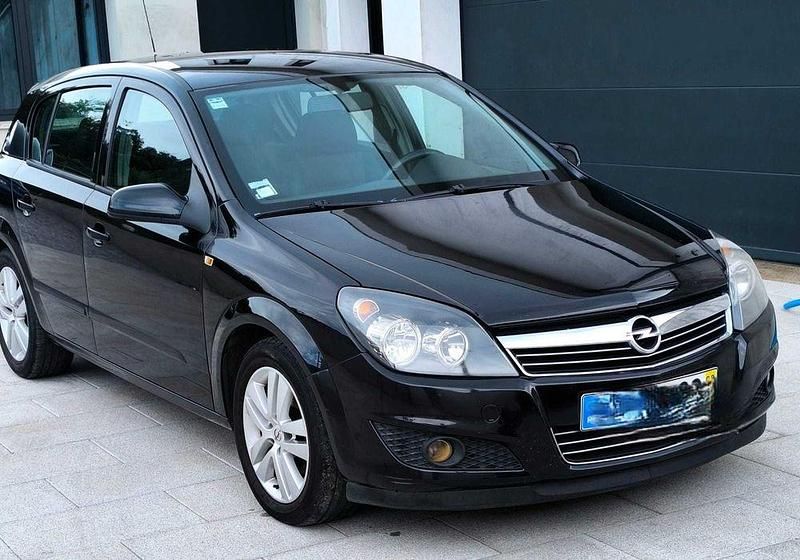 Usado 2008 Opel Astra Sedan | € 2.950 (Preço elevado) - Imagem 1/4