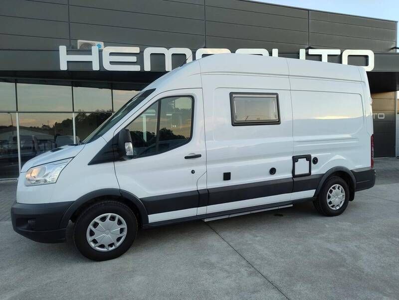 Branco Usado 2018 Ford Transit Trend Sedan | € 39.900 - Imagem 1/4