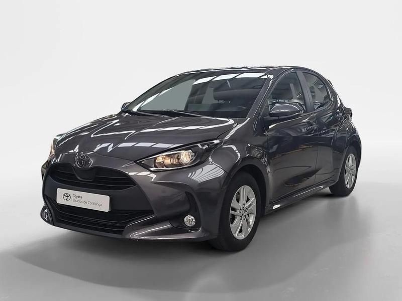 Cinza Usado 2024 Toyota Yaris Hybrid Comfort | € 24.750 (Preço elevado) - Imagem 1/4
