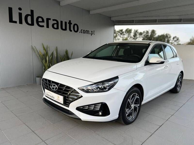 Branco Usado 2021 Hyundai i30 Style | € 16.750 (Preço justo) - Imagem 1/4