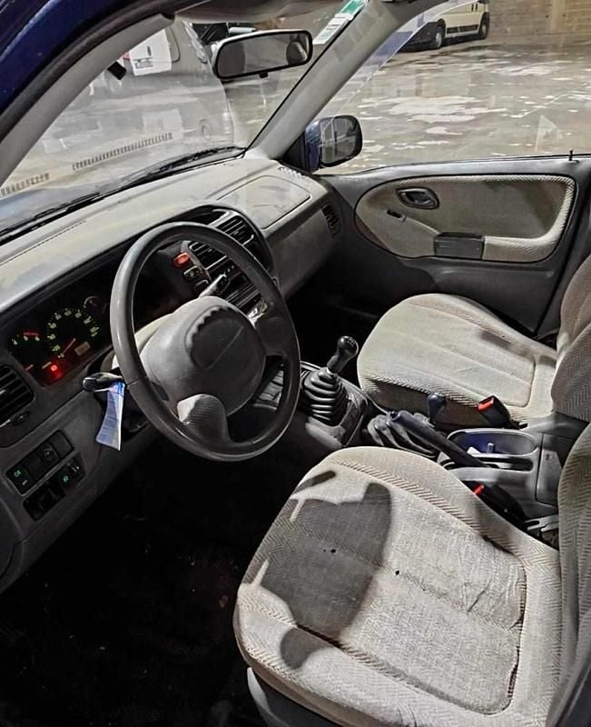 Usado Suzuki Vitara 87 HP (63 kW) 1998 Azul