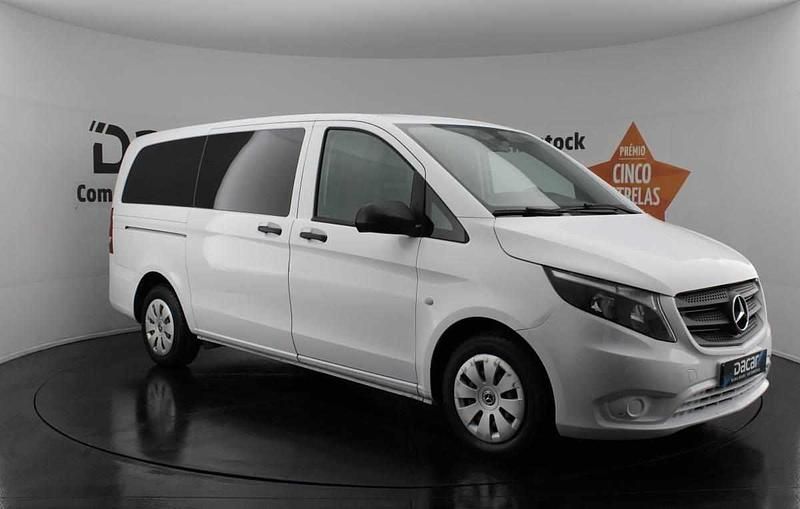 Branco Usado 2019 Mercedes Vito Monovolume | € 26.899 (Caro) - Imagem 1/4