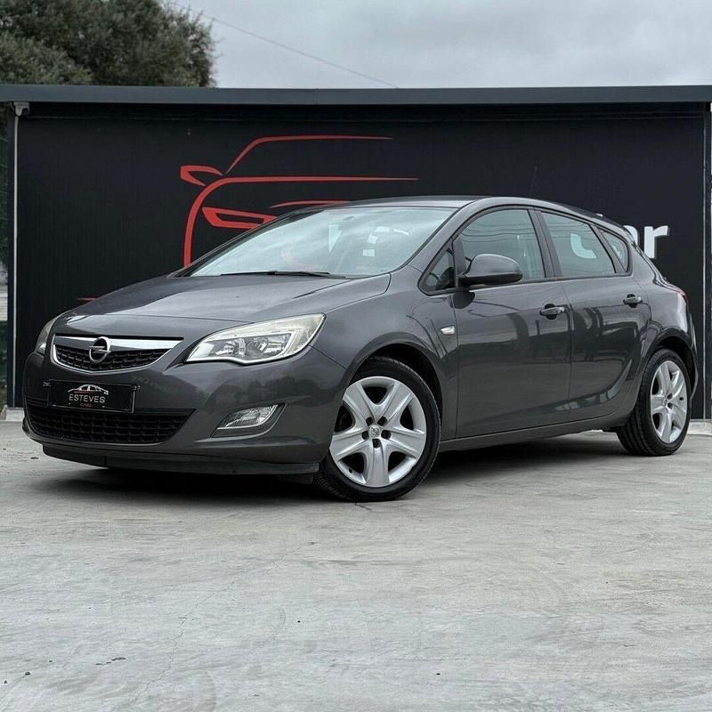 Usado Opel Astra Enjoy 95 HP (69 kW) 2011 Cinza Citadino