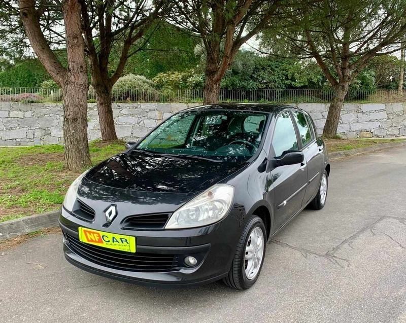 Preto Usado 2008 Renault Clio II | € 6.000 (Caro) - Imagem 1/4
