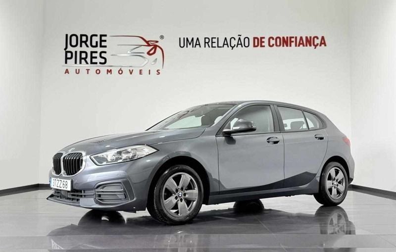 Cinzento Usado 2020 BMW 116 Citadino | € 21.990 (Bom preço) - Imagem 1/4