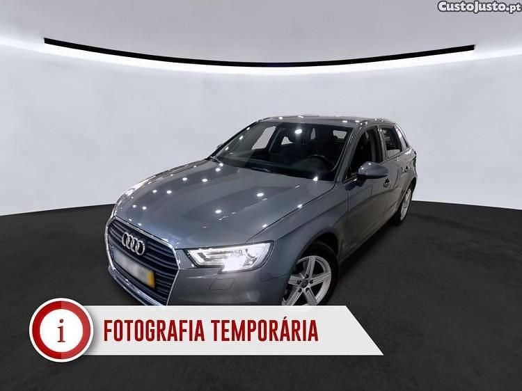Cinza Usado 2020 Audi A3 Sportback Design Citadino | € 16.990 (Bom preço) - Imagem 1/1
