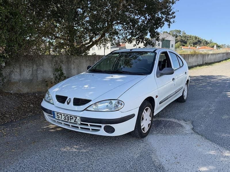Usado 2000 Renault Mégane Sedan | € 1.999 - Imagem 1/4