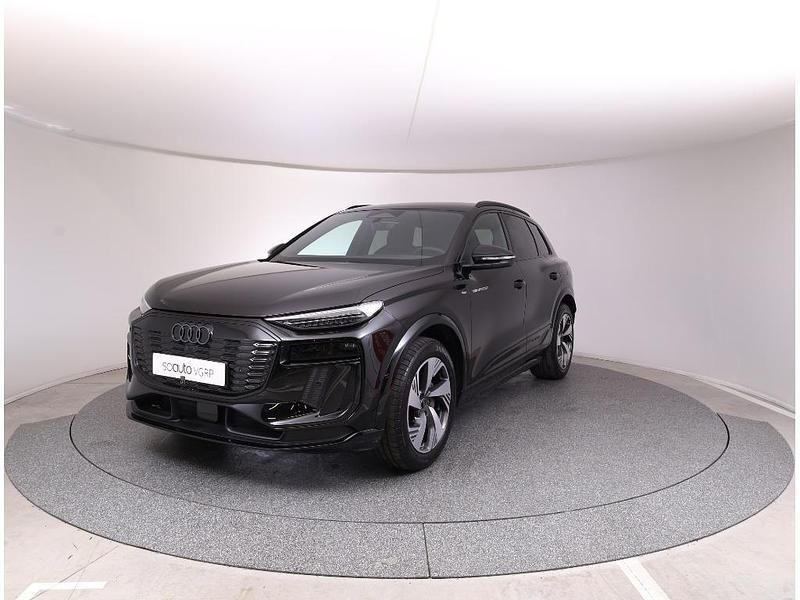 Preto Usado 2025 Audi Q6 e-tron Performance SUV | € 71.990 - Imagem 1/4
