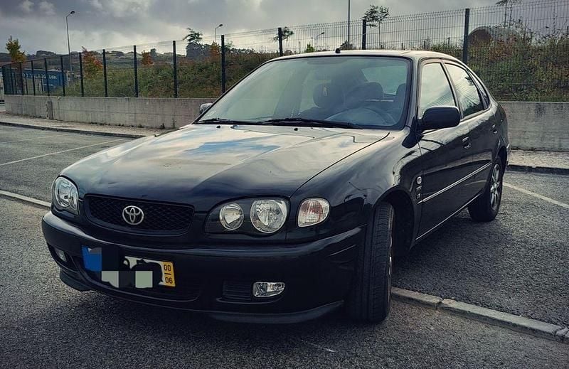 Usado 2000 Toyota Corolla Sedan | € 2.550 - Imagem 1/4