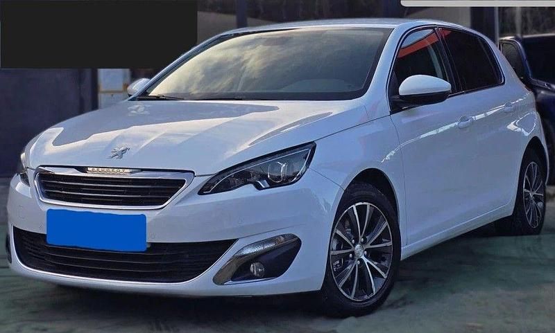 Branco Usado 2015 Peugeot 308 | € 10.900 (Preço justo) - Imagem 1/4