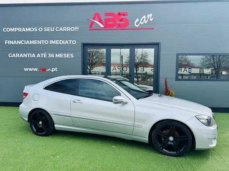 Cinza prata Usado 2009 Mercedes C220 AMG Coupé | € 15.000 (Caro) - Imagem 1/4