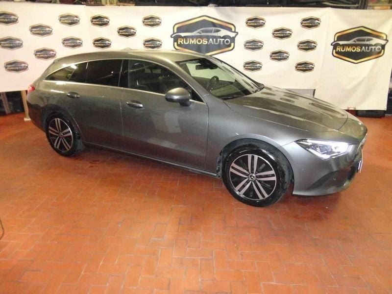 Usado Mercedes CLA250e 218 HP (160 kW) 2022 Cinzento Sedan