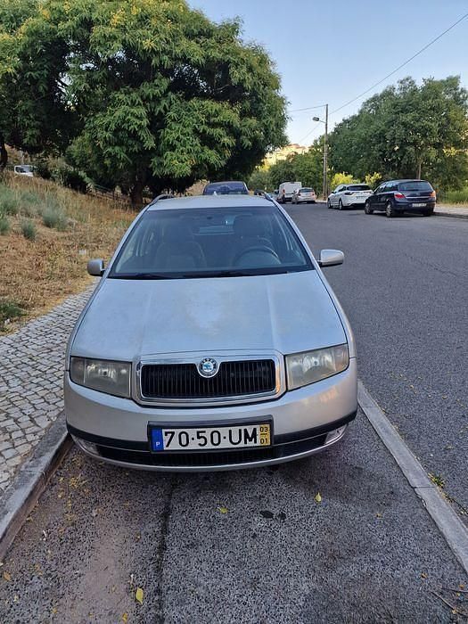 Usado 2003 Skoda Fabia Sedan | € 2.000 (Bom preço) - Imagem 1/4