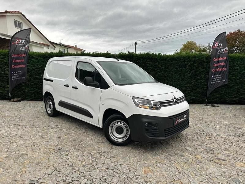 Branco Usado 2020 Citroën Berlingo Feel Monovolume | € 12.990 (Preço justo) - Imagem 1/4