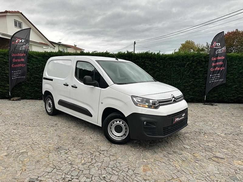 Branco Usado 2020 Citroën Berlingo Feel Carrinha | € 12.999 (Preço justo) - Imagem 1/4