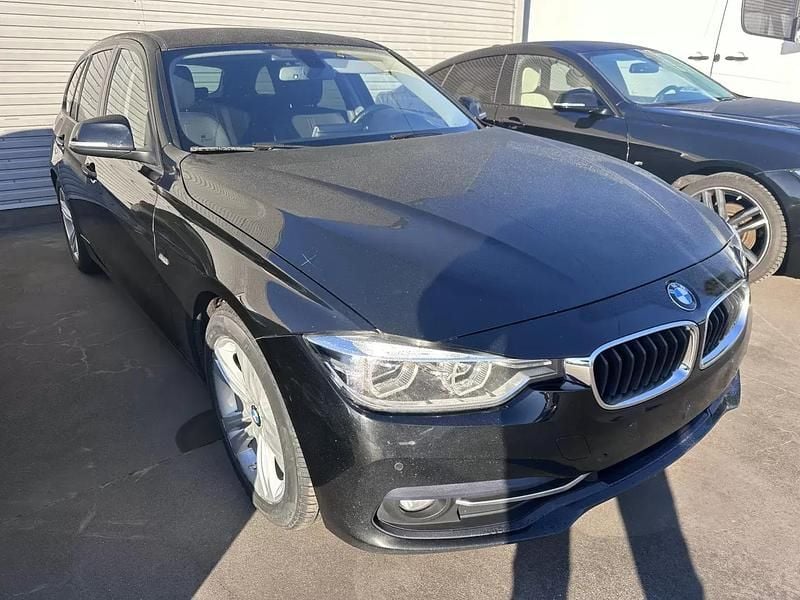 Preto Usado 2017 BMW 320 Sport Line Carrinha | € 15.000 - Imagem 1/2