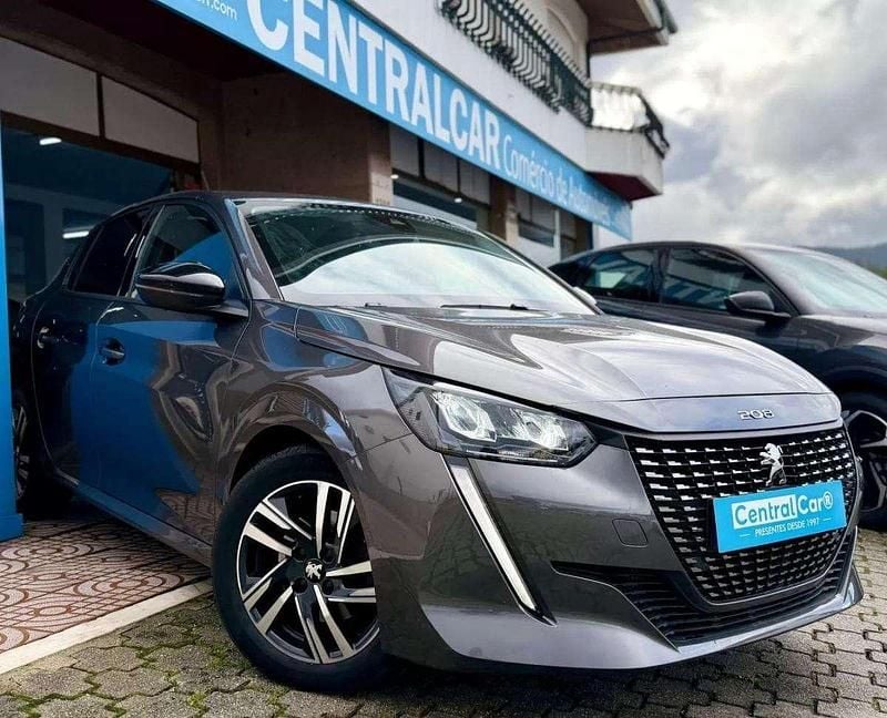Cinzento Usado 2022 Peugeot 208 Allure Citadino | € 17.950 (Bom preço) - Imagem 1/4