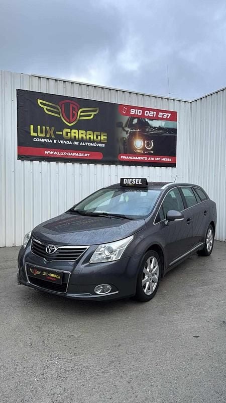Cinzento Usado 2010 Toyota Avensis | € 9.900 (Preço justo) - Imagem 1/4