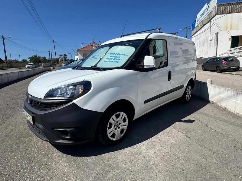 Branco Usado 2018 Fiat Doblò Monovolume | € 11.500 (Preço elevado) - Imagem 1/4