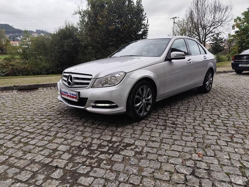 Cinza Usado 2012 Mercedes C220 Elegance Sedan | € 13.750 - Imagem 1/4