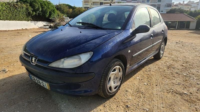 Usado 2000 Peugeot 206 Sedan | € 1.100 (Bom preço) - Imagem 1/4