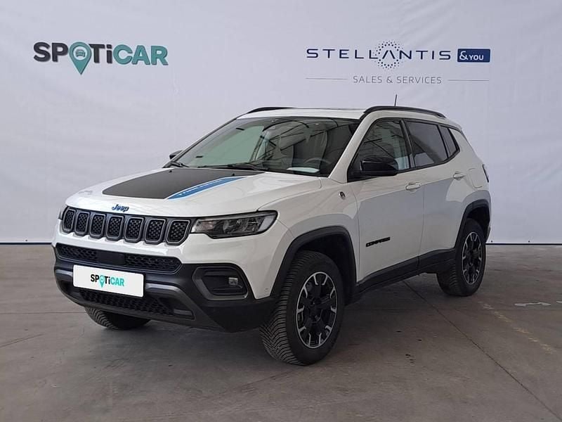 Branco Usado 2023 Jeep Compass Trailhawk SUV | € 38.990 (Caro) - Imagem 1/4