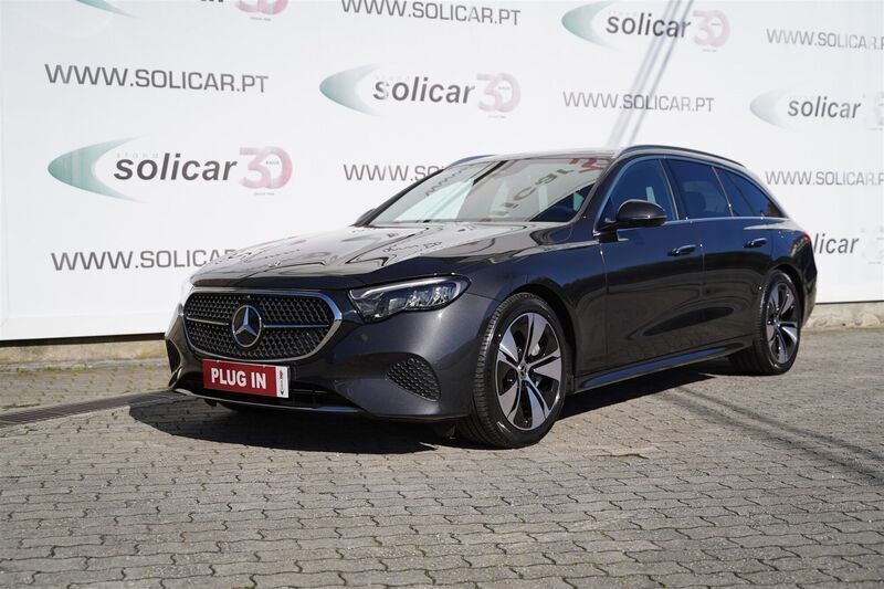 Cinza Usado 2023 Mercedes E300 Carrinha | € 63.500 (Caro) - Imagem 1/4