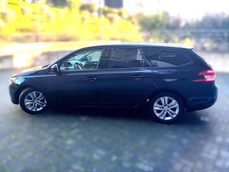 Usado Peugeot 308 Active 120 HP (88 kW) 2015 Azul Carrinha