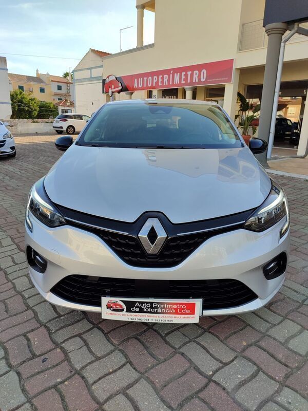 Cinzento Usado 2022 Renault Clio V LIMITED | € 16.900 (Preço justo) - Imagem 1/4