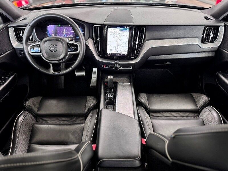 Usado Volvo XC60 R-Design 455 HP (334 kW) 2022 Cinzento SUV