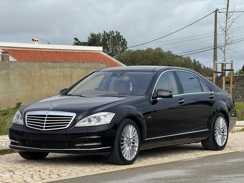 Usado Mercedes S500 435 HP (319 kW) 2011 Sedan