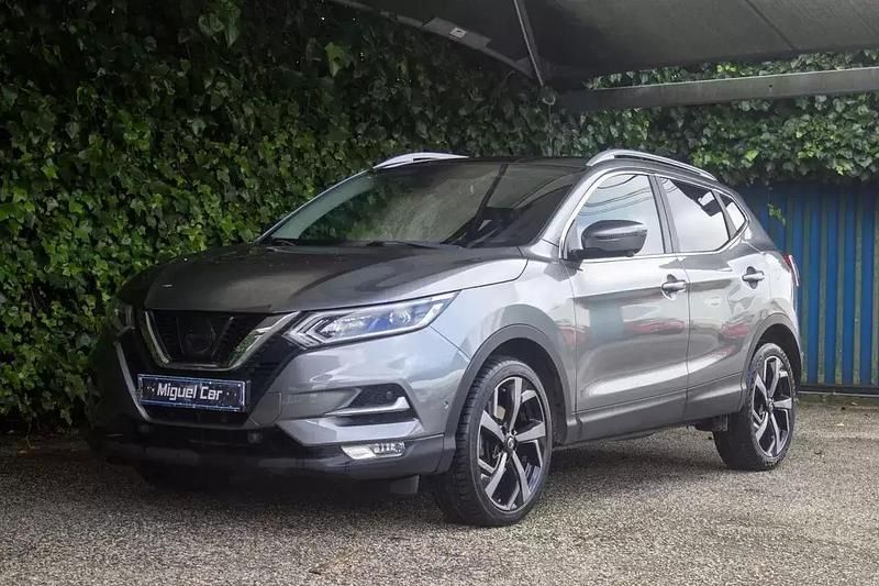 Usado Nissan Qashqai Premium Edition 115 HP (84 kW) 2017 Cinza SUV