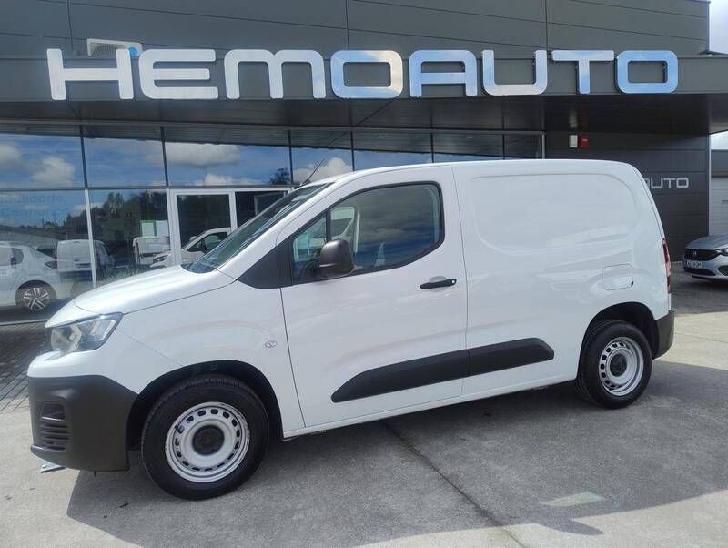 Branco Usado 2021 Peugeot Partner Premium Monovolume | € 15.800 (Preço elevado) - Imagem 1/4