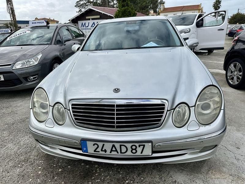 Usado 2004 Mercedes E280 Avantgarde Sedan | € 8.750 - Imagem 1/4