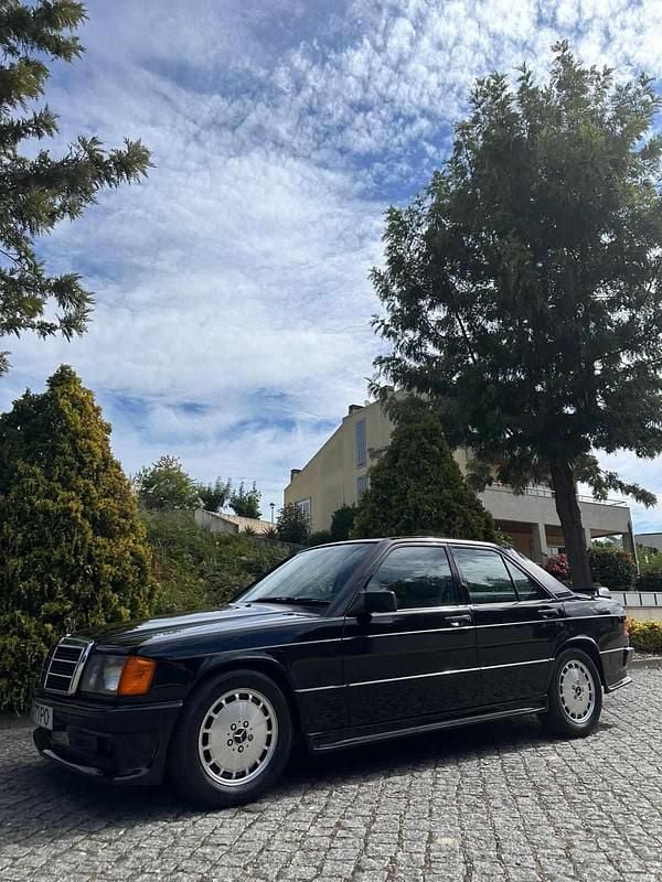 Usado Mercedes 190 118 HP (86 kW) 2000 Preto Sedan