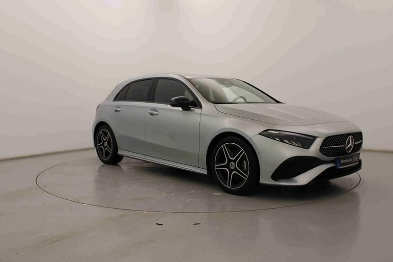 Usado Mercedes A200 163 HP (119 kW) 2025 Prateado Citadino