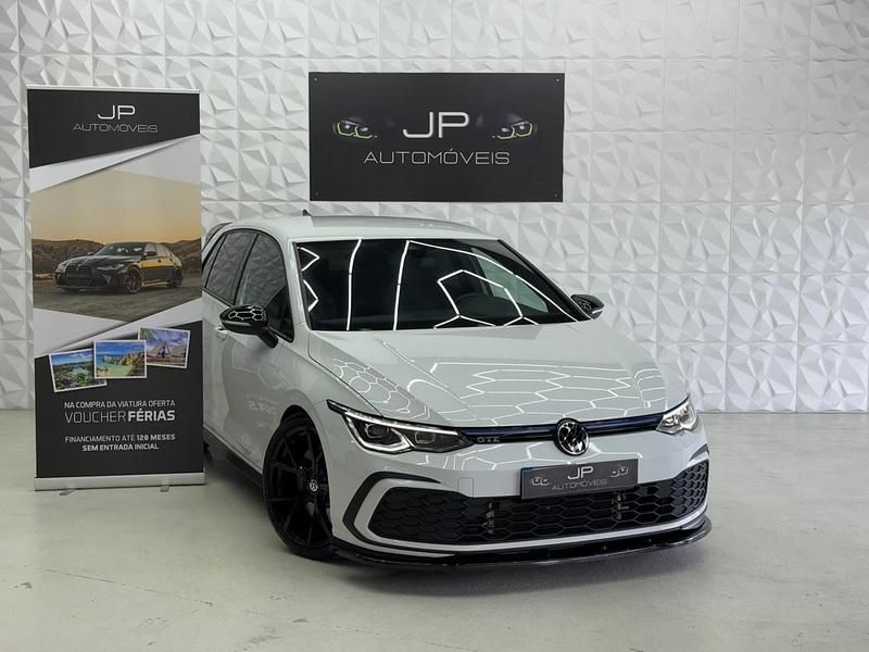 Branco Usado 2021 VW Golf VIII | € 27.490 (Preço justo) - Imagem 1/4