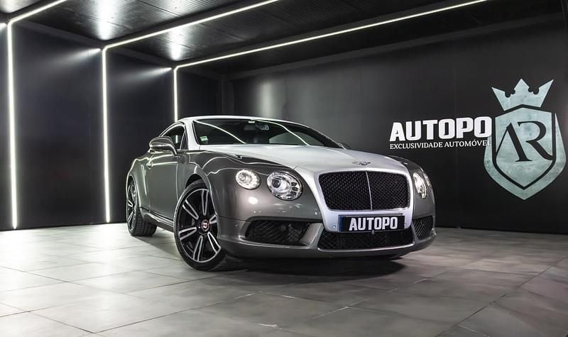 Cinzento Usado 2012 Bentley Continental | € 84.900 - Imagem 1/4