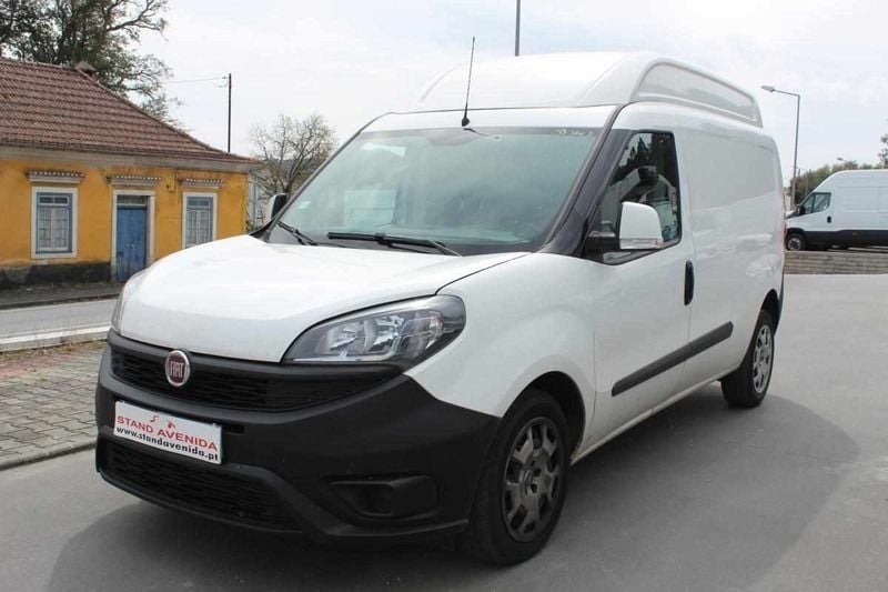 Branco Usado 2022 Fiat Doblò Monovolume | € 13.000 (Super Preço) - Imagem 1/4