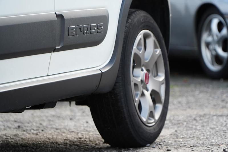 Usado Fiat Panda Cross Cross 70 HP (51 kW) 2022 Branco Citadino