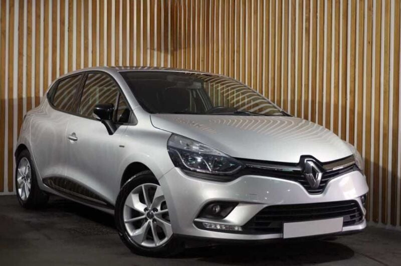 Usado 2016 Renault Clio IV LIMITED Sedan | € 12.000 (Preço justo) - Imagem 1/4