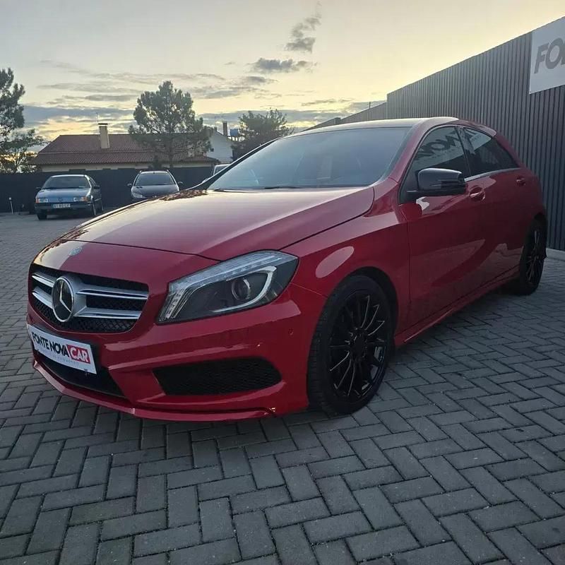 Vermelho Usado 2014 Mercedes A180 AMG line Sedan | € 15.950 (Preço justo) - Imagem 1/4