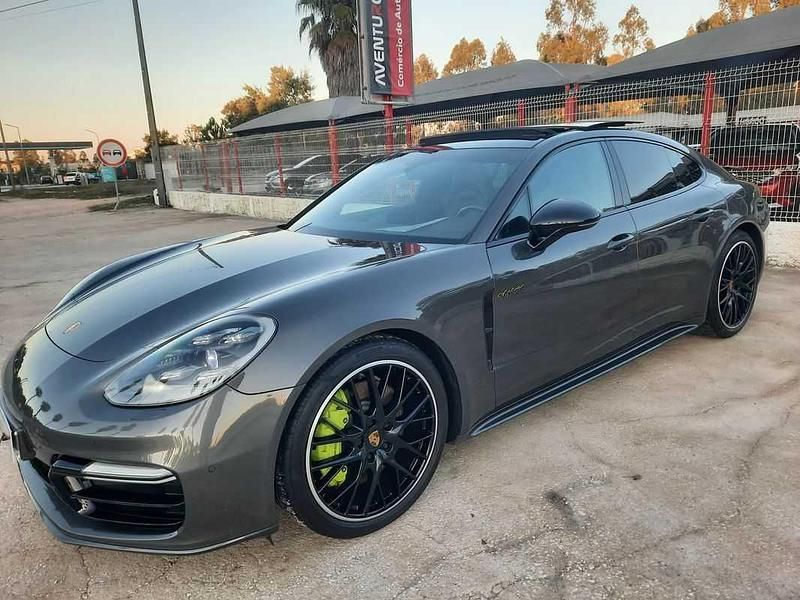 Usado Porsche Panamera 462 HP (339 kW) 2018 Cinzento