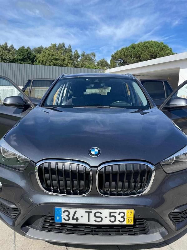 Cinzento Usado 2017 BMW X1 SUV | € 18.350 (Preço justo) - Imagem 1/4