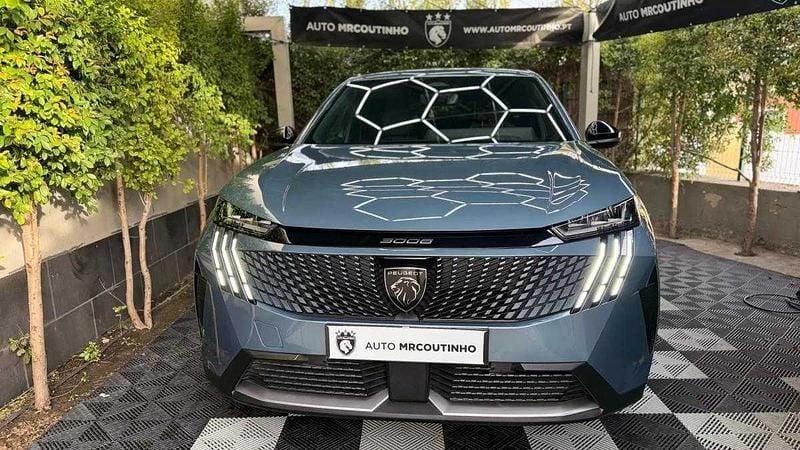 Azul Usado 2024 Peugeot 3008 Allure SUV | € 32.500 - Imagem 1/4