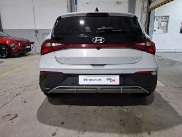 Usado Hyundai i20 Comfort 84 HP (61 kW) 2024 Cinzento