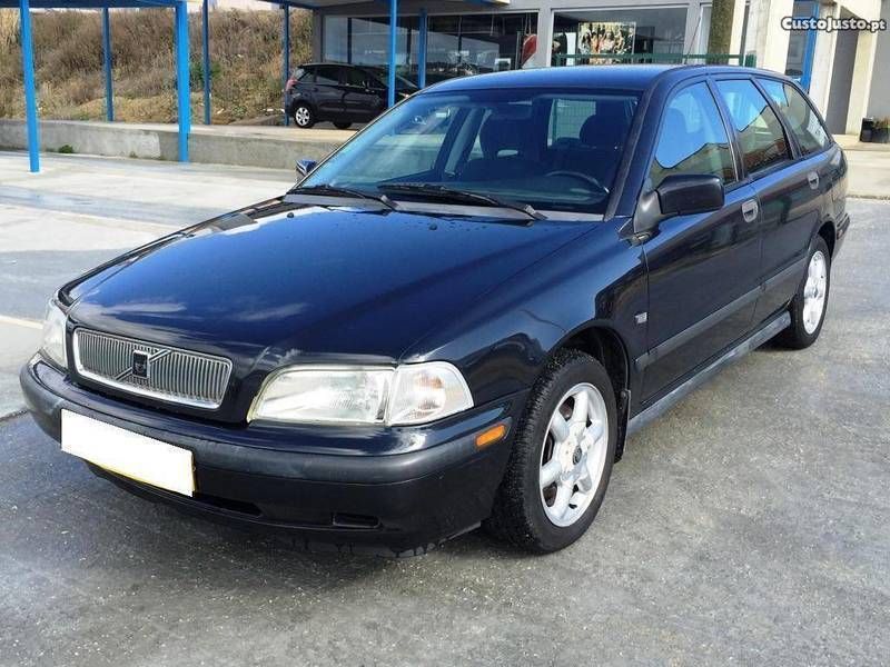 Вольво v40 1998